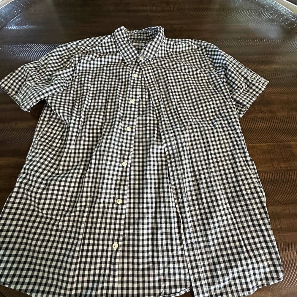 GAP Black and White Casual Button Down Shirt
